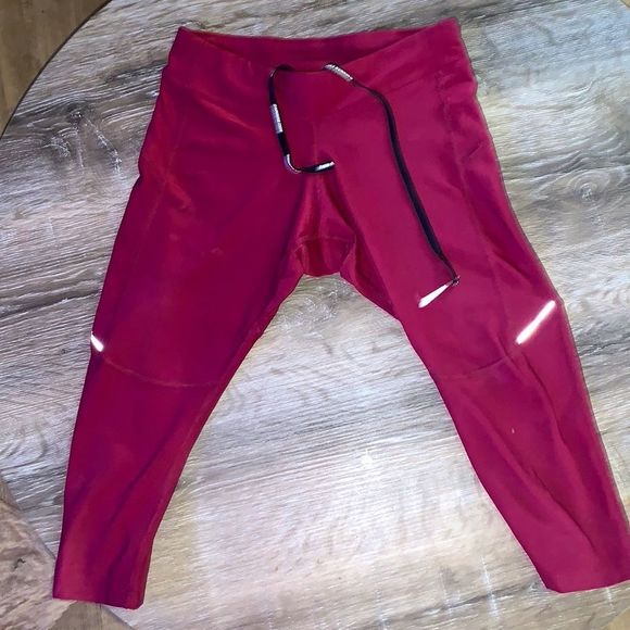 Nike Running Capri Burgundy Pants. XS Will Fit Small. Nike Logo Wearing Off. - Picture 1 of 3